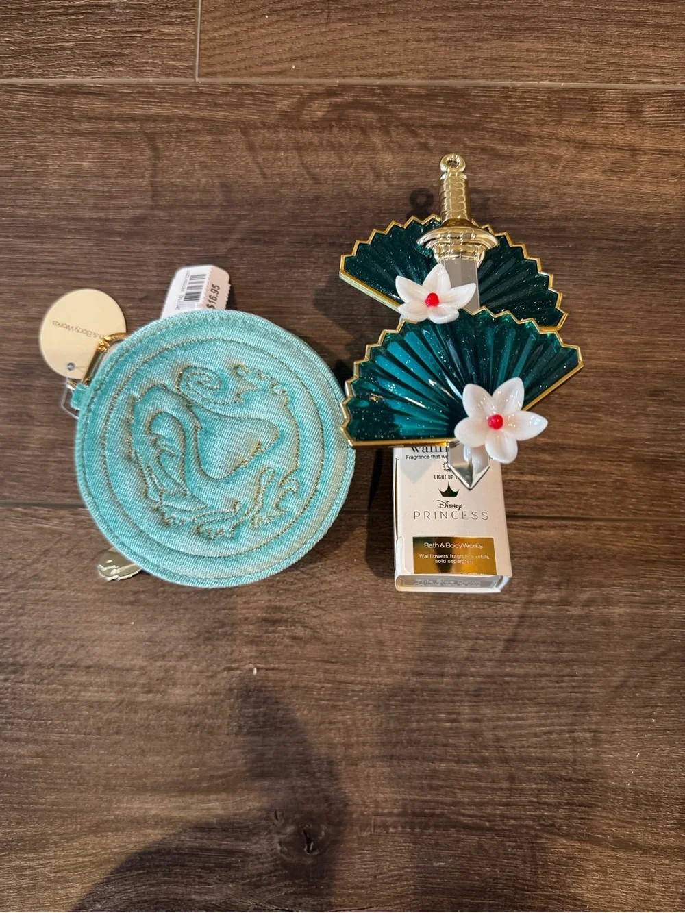Bath & body works Mulan Disney princess coin purse and wallflower holder, new